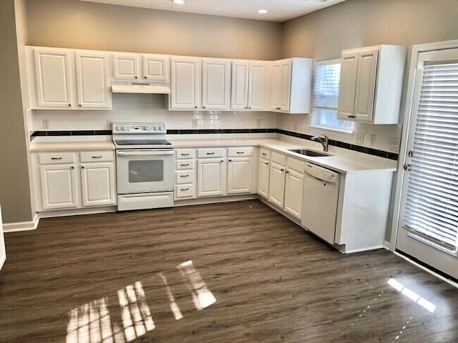 Photo - 4 bed, 2.5 Bath Home w/ 2 Car Garage in Franklin Green