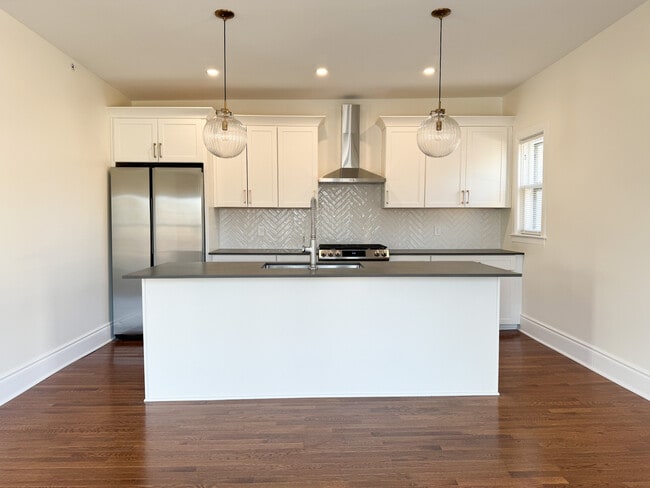 Building Photo - 446 Linwood Ave Unit #2