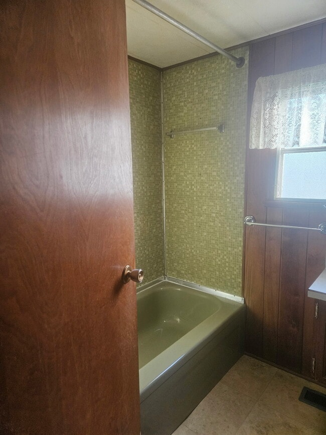 Photo - 83 Steele Rd