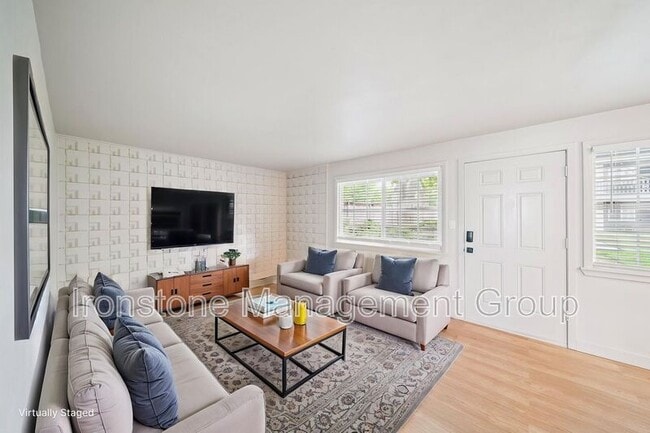 Photo - 109 S 9th St