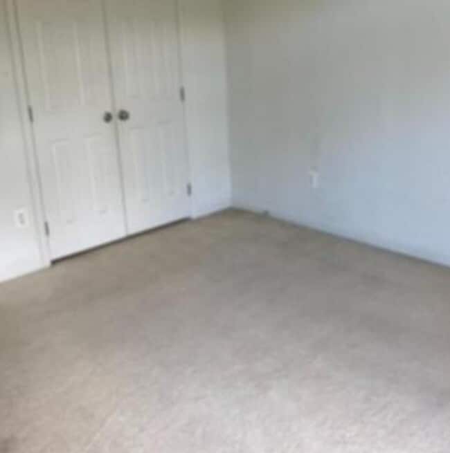 bedroom 3 - 2627 Eastbourne Dr Condo Unit 2627 Eastbourne