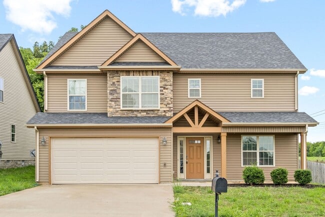 Building Photo - Pet Friendly Four Bedroom! Rental