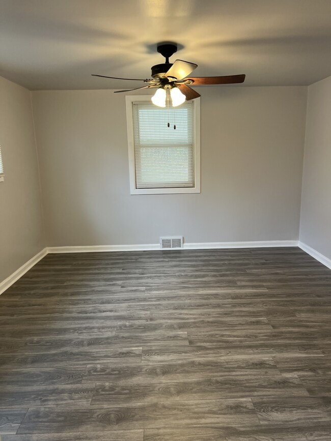 Photo - 3355 Mill Rd