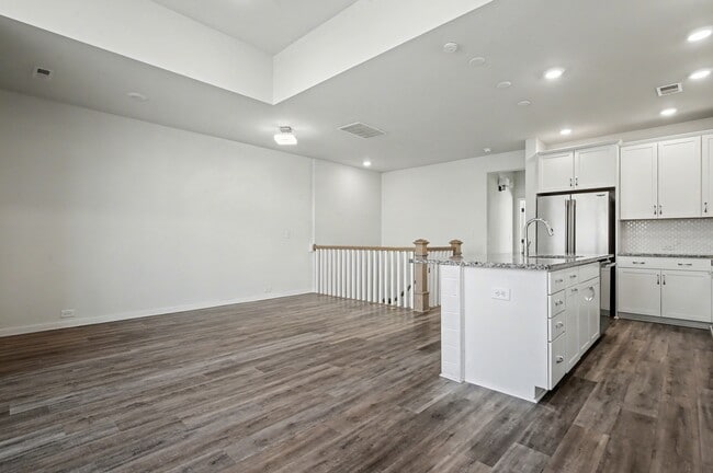 Photo - 2037 Statesville Ave