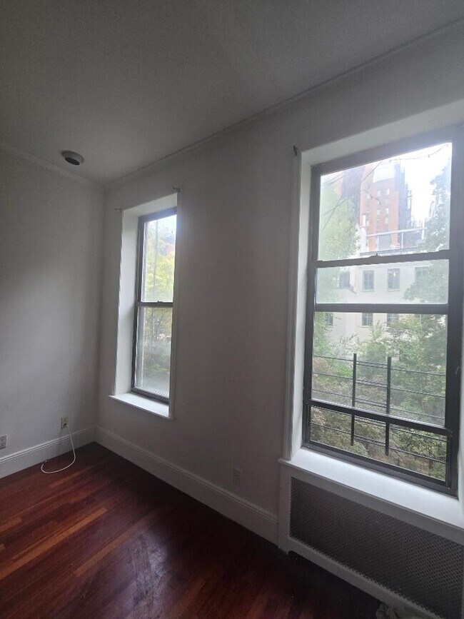 Photo - East 61st Street