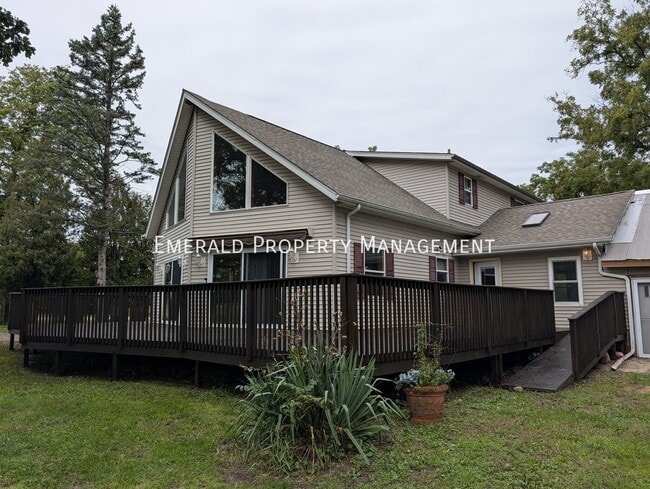 9179 Moate Rd