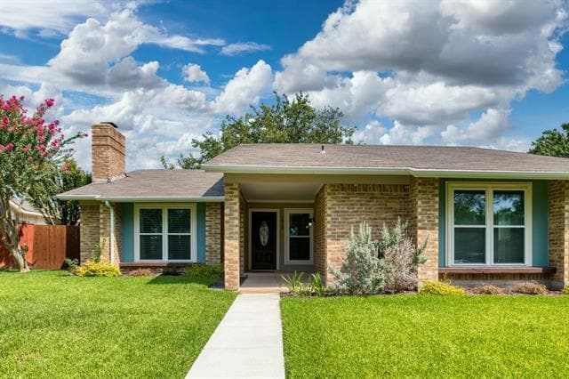 Building Photo - 1817 Hemlock Dr