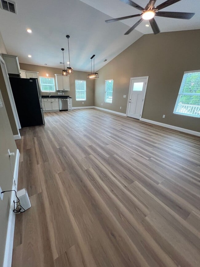 Photo - 3 BR, 2 BA Apartment - No HOA
