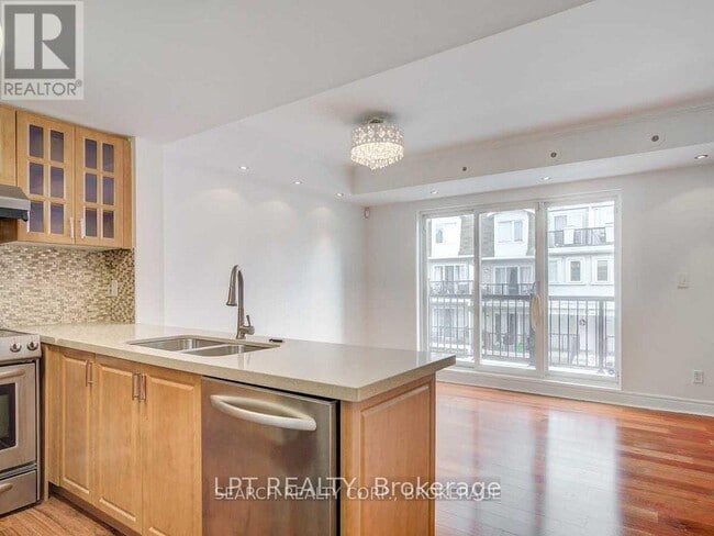 Photo - 3047 Finch Ave W