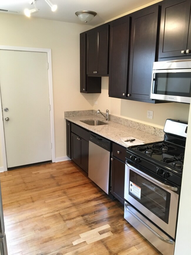 Modern Kitchen - 6603 N Campbell Ave Unit 1