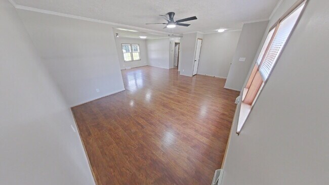 Photo - 3090 Joslyn Rd