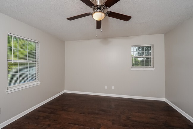 Photo - 845 Twin Ridge Dr