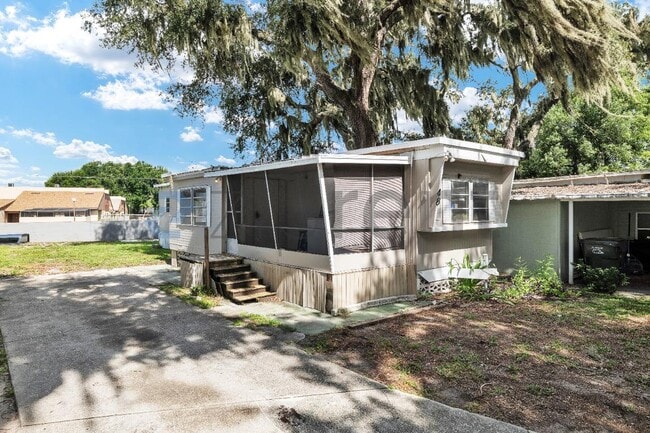 Building Photo - Unit