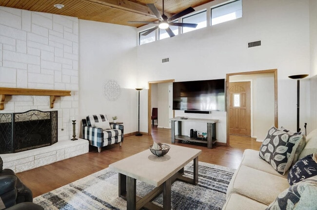 Photo - 568 Sellmeyer Ln Unidad ID1019575P