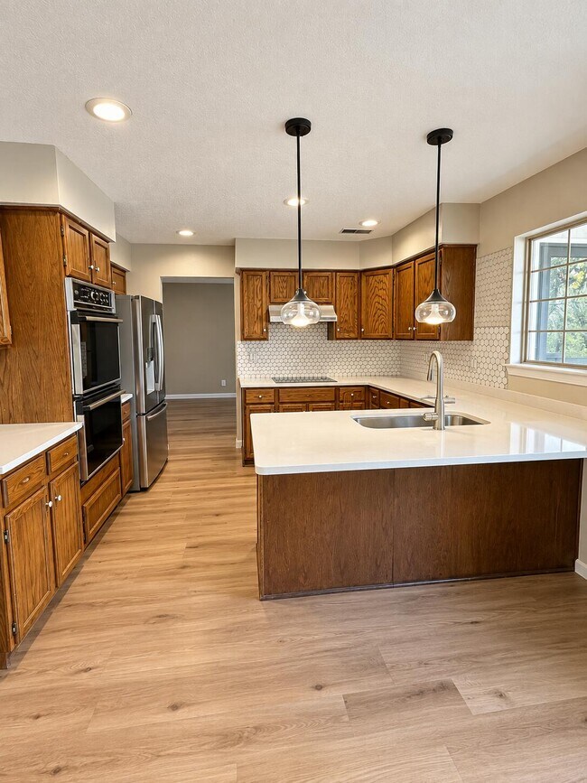 9421 Lancaster NE