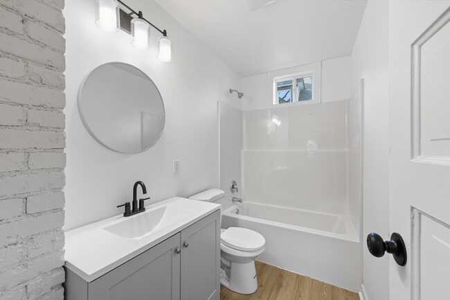 Photo - 1308 W Nora Ave Unidad 1