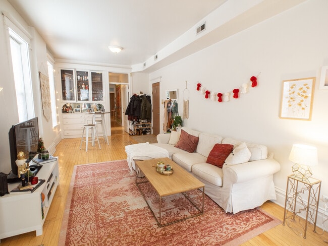 Photo - 1138 N Winchester Ave