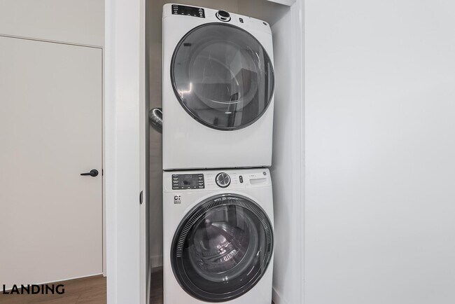 Photo - 2623 Keene St Unidad 516