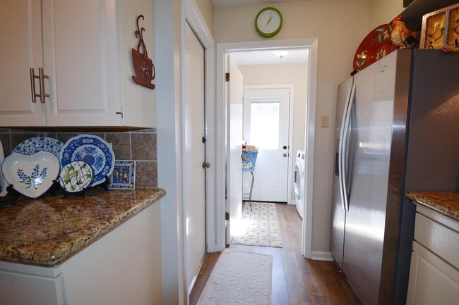 Photo - 323 E Main St