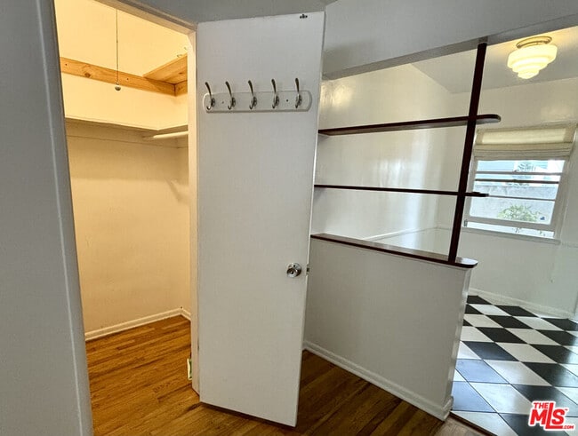 Photo - 1325 Washington Ave Unit B