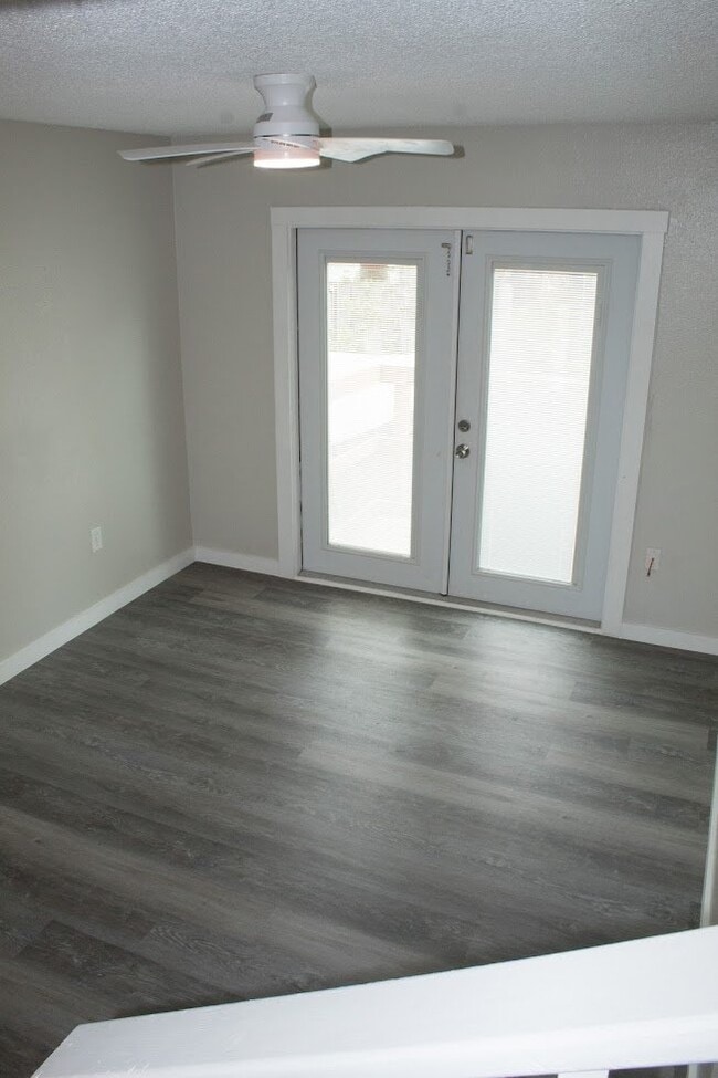 Photo - 7023 Oakwood Dr