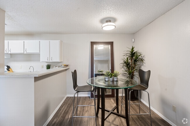 2BR, 1BA - 732SF - Dining Room