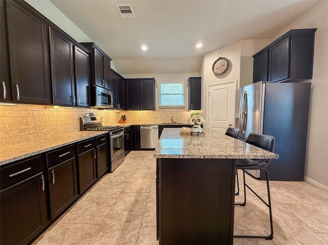 Photo - 2513 Kaman Ln