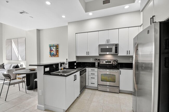 Photo - 801 S Olive Ave Unidad 408