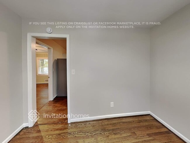 Photo - 3439 Alcan Way