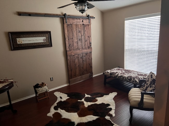 Photo - 335 Mesquite Hill Dr