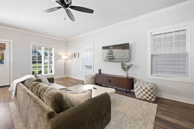 Photo - 913 NE Hts Ln Unit ID1257064P