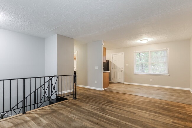 Photo - 2171 Rochelle Way