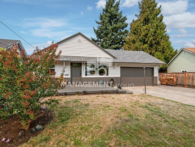 Photo - Light & Bright Modern Daylight Ranch Loaded with Updates! Walking Distance to Kennedy School!!!!