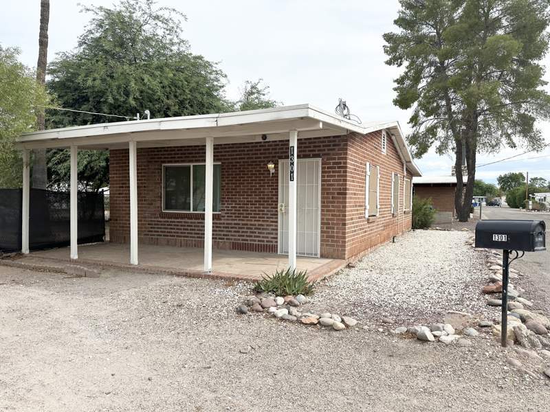Photo - 1305 W Prince Rd House