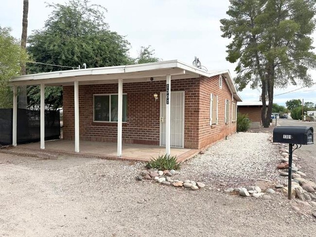 Building Photo - 1305 W Prince Rd Rental