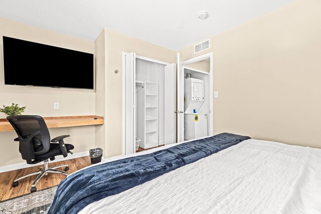 Photo - 27990 Gratiot Ave Unit ID1054650P