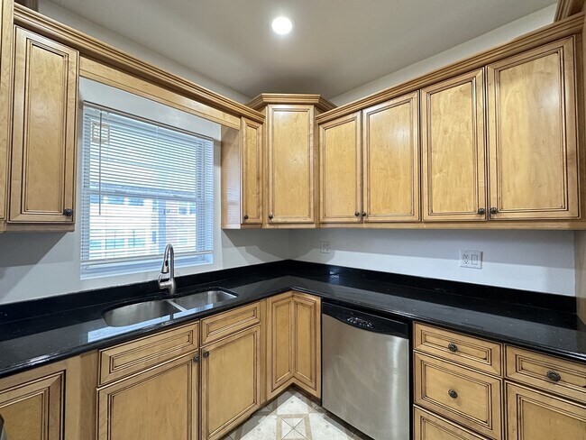 Photo - 2611 W Walnut St Unit 3