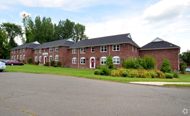 Williamsburg Apartments - Williamsburg Apartments