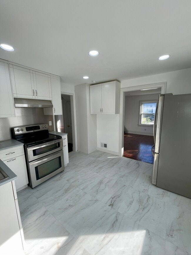 Photo - 65 Hinsdale Ave