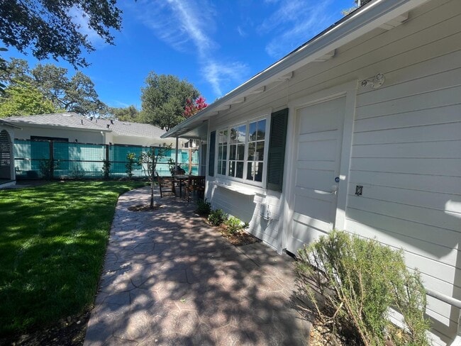 501 Palmer Ln