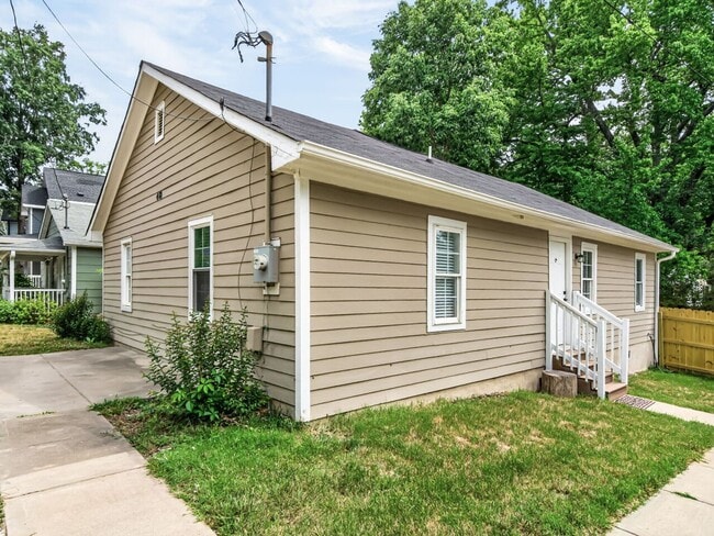 Building Photo - 418 N Allen Rd