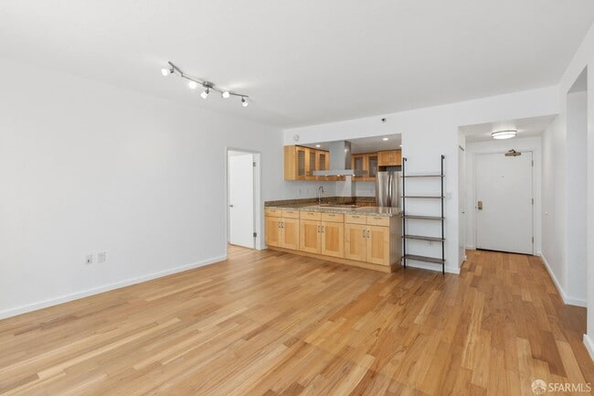 Photo - 201 Harrison St