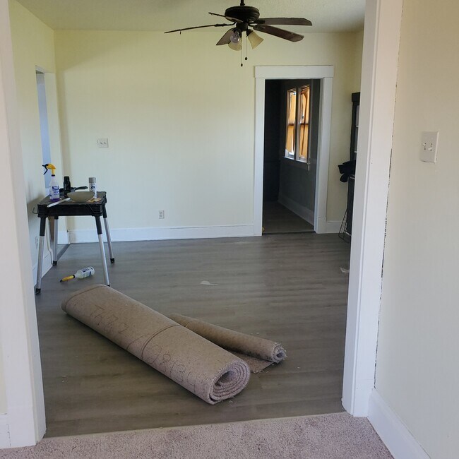 Dining room - 10111 Adams Ave Unit Up