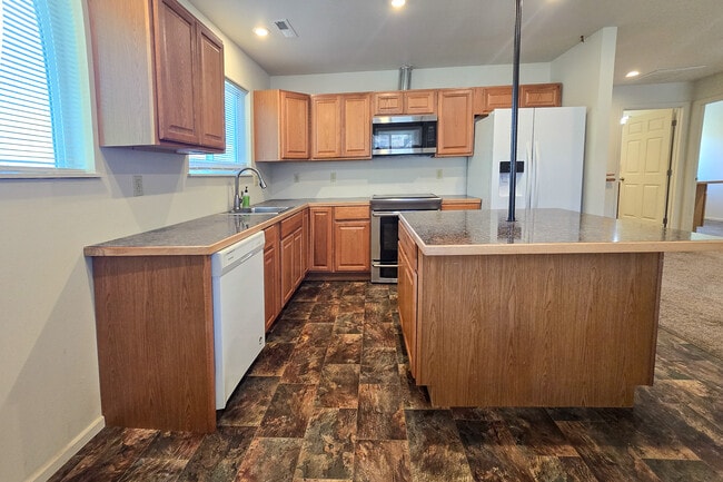 Photo - 1310 Chucker Ln