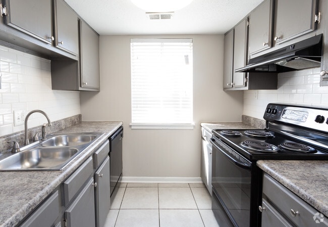2BR, 1.5BA - 1,258 SF
