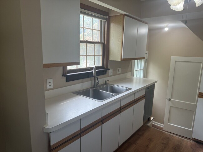 Photo - 2603 Rochester Rd Apartment