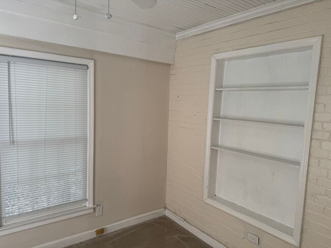 Photo - Large Cloverdale Apartment Unit 1435 East Fairview - Apartment B - 216