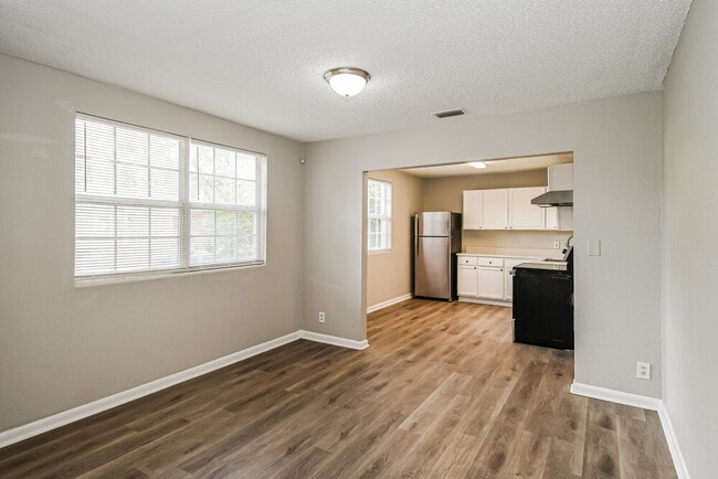 Photo - 2332 W 17th St