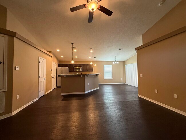 Photo - 233 Croft Cir