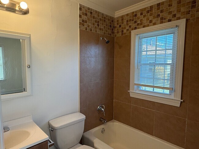 Photo - 2203 Highland St